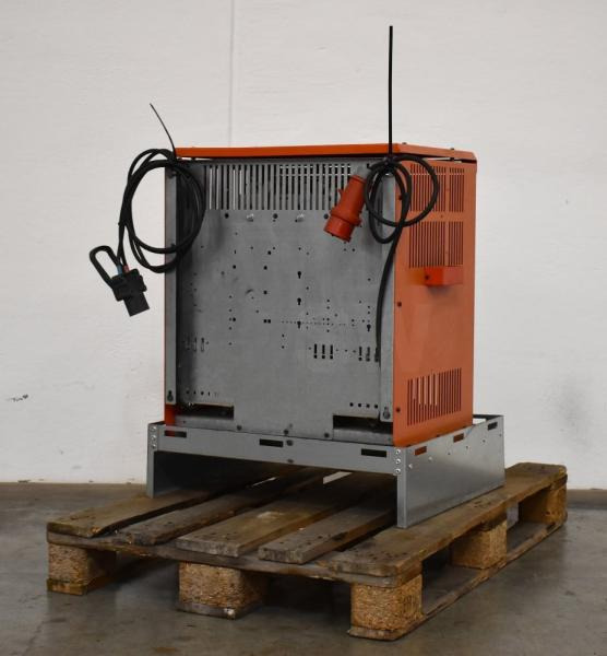INDUSTRIE AUTOMATION intronic B puls D 48V/90A - Akkumulátor: 2 kép. INDUSTRIE AUTOMATION intronic B puls D 48V/90A - Akkumulátor: 2 kép.