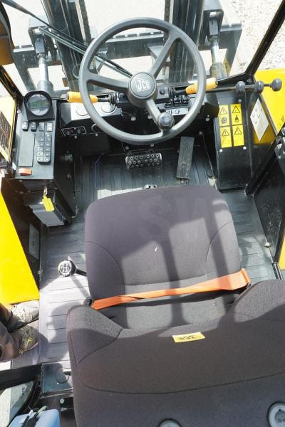 Jcb 940-4 - Terepjáró képességű targoncá: 3 kép. Jcb 940-4 - Terepjáró képességű targoncá: 3 kép.