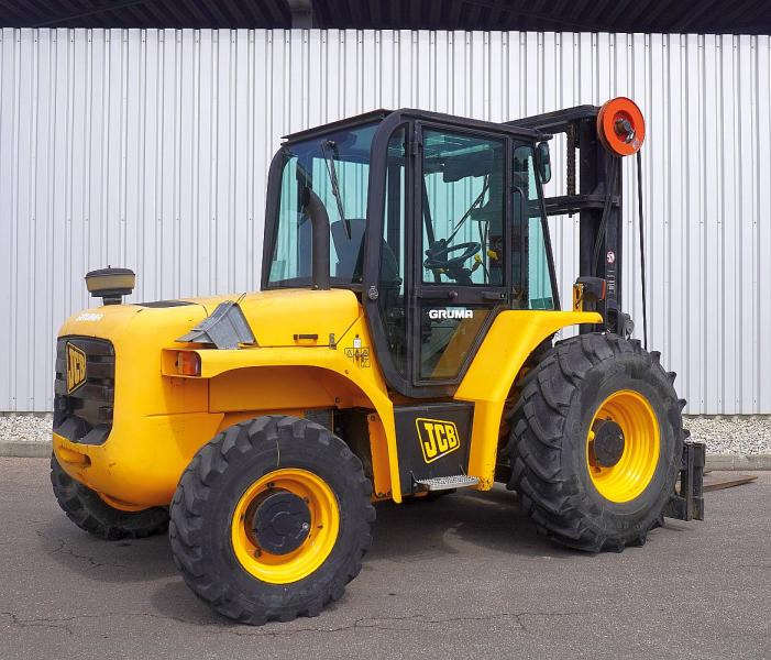 Jcb 940-4 - Terepjáró képességű targoncá: 2 kép. Jcb 940-4 - Terepjáró képességű targoncá: 2 kép.