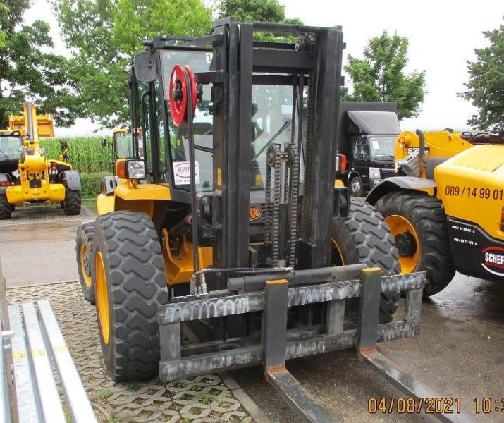 Jcb 940-4 - Terepjáró képességű targoncá: 4 kép. Jcb 940-4 - Terepjáró képességű targoncá: 4 kép.
