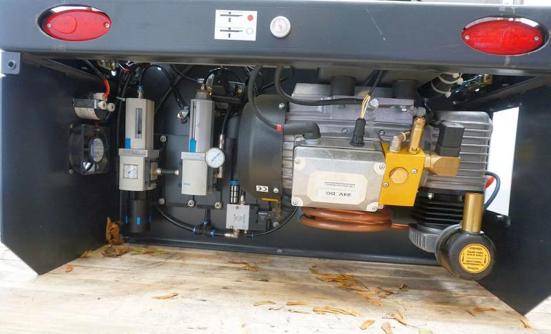 LINDE Kompressor für Druckluftbremsanlage Linde P 80 - Kompresszor, sűrített levegő rendszer - Elektromos vontató: 3 kép. LINDE Kompressor für Druckluftbremsanlage Linde P 80 - Kompresszor, sűrített levegő rendszer - Elektromos vontató: 3 kép.