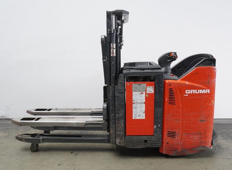 Linde D 14 SP 133 - Emelőtargoncá: 3 kép. Linde D 14 SP 133 - Emelőtargoncá: 3 kép.