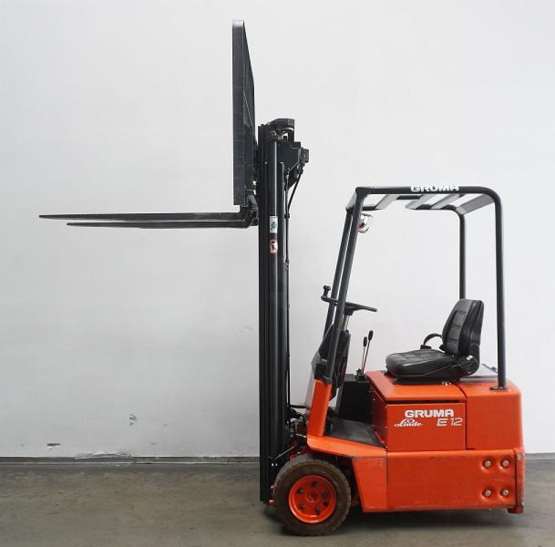 Linde E 12 Z 324 - Elektromos targonca: 4 kép. Linde E 12 Z 324 - Elektromos targonca: 4 kép.