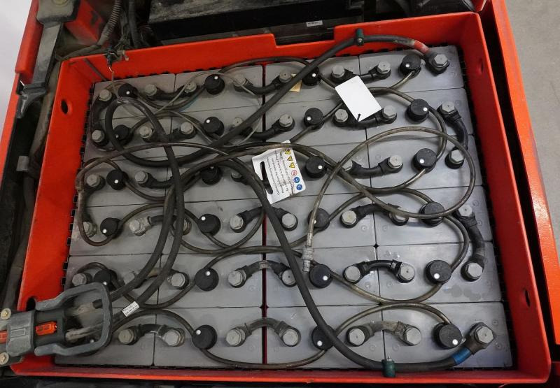 Linde E 18 PH 386 - Elektromos targonca: 5 kép. Linde E 18 PH 386 - Elektromos targonca: 5 kép.
