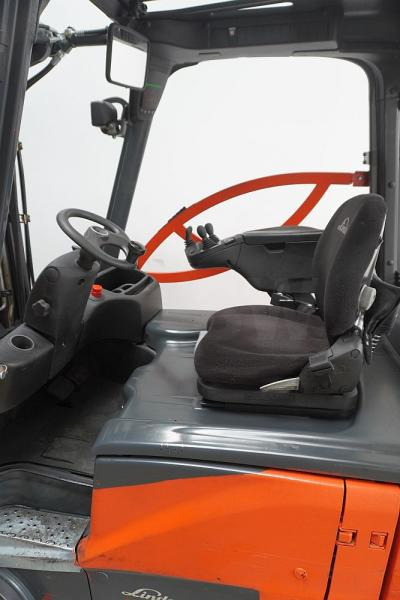 Linde E 18 PH EVO 386-02 - Elektromos targonca: 3 kép. Linde E 18 PH EVO 386-02 - Elektromos targonca: 3 kép.
