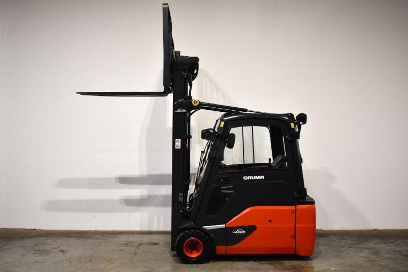 Linde E 20 L EVO 386-02 - Elektromos targonca: 4 kép. Linde E 20 L EVO 386-02 - Elektromos targonca: 4 kép.
