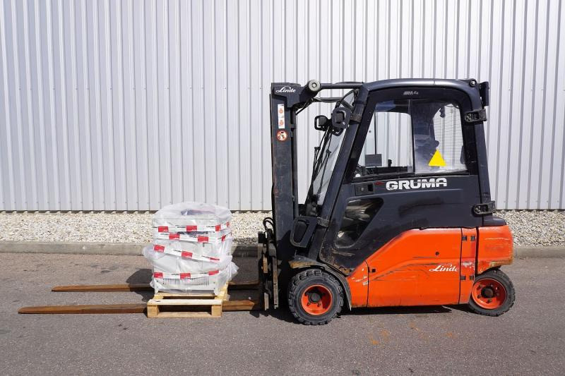 Linde E 20 PL 386 - Elektromos targonca: 3 kép. Linde E 20 PL 386 - Elektromos targonca: 3 kép.
