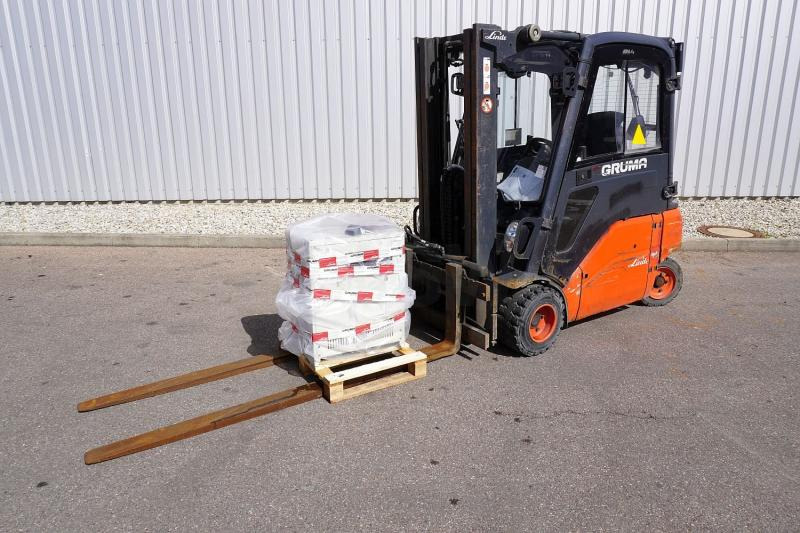 Linde E 20 PL 386 - Elektromos targonca: 1 kép. Linde E 20 PL 386 - Elektromos targonca: 1 kép.