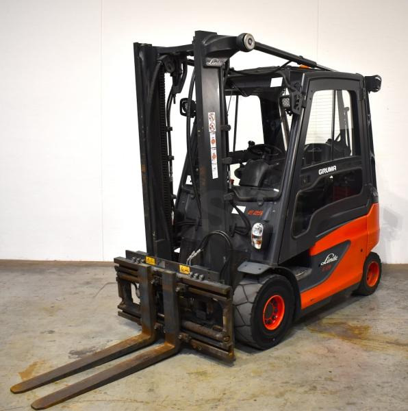 Linde E 25 387 - Elektromos targonca: 1 kép. Linde E 25 387 - Elektromos targonca: 1 kép.