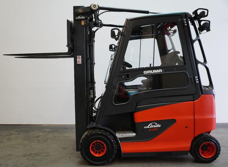 Linde E 25/600 H 387 - Elektromos targonca: 4 kép. Linde E 25/600 H 387 - Elektromos targonca: 4 kép.