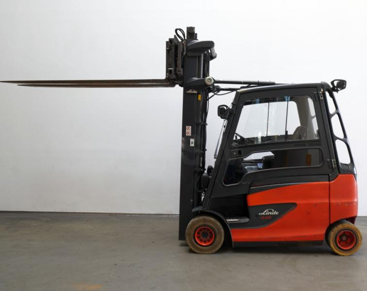 Linde E 25/600 HL 387-00 - Elektromos targonca: 4 kép. Linde E 25/600 HL 387-00 - Elektromos targonca: 4 kép.