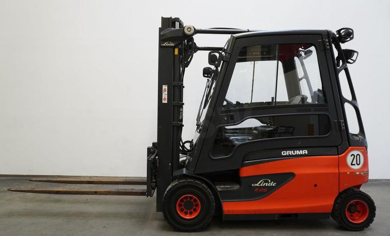 Linde E 25 L 387 - Elektromos targonca: 4 kép. Linde E 25 L 387 - Elektromos targonca: 4 kép.