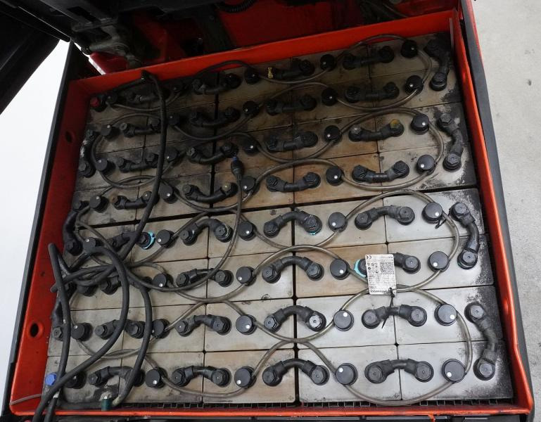 Linde E 30/600 HL 387 - Elektromos targonca: 5 kép. Linde E 30/600 HL 387 - Elektromos targonca: 5 kép.