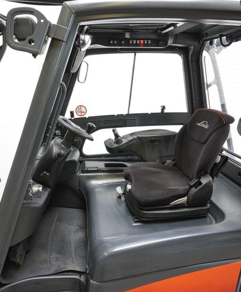 Linde E 30/600 HL 387 - Elektromos targonca: 3 kép. Linde E 30/600 HL 387 - Elektromos targonca: 3 kép.