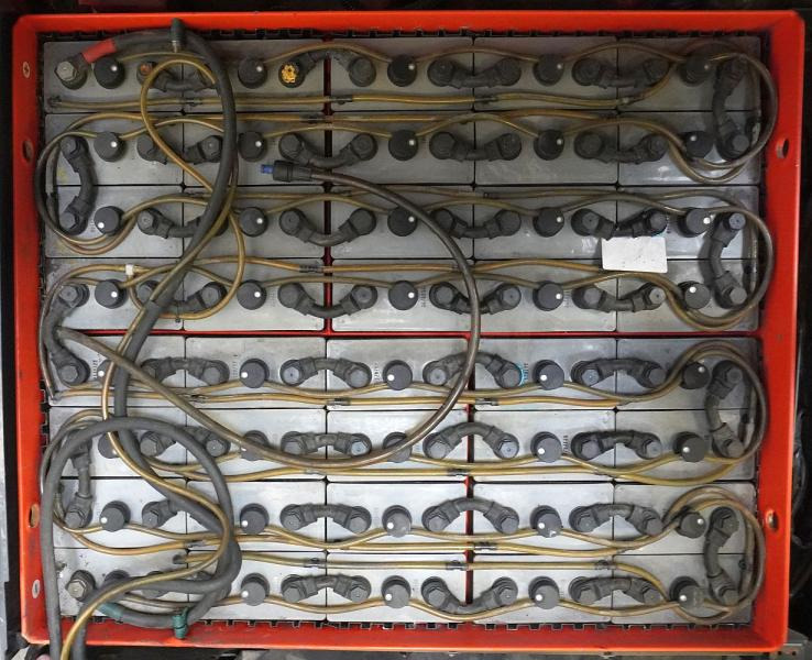 Linde E 35/600 H 388 - Elektromos targonca: 5 kép. Linde E 35/600 H 388 - Elektromos targonca: 5 kép.