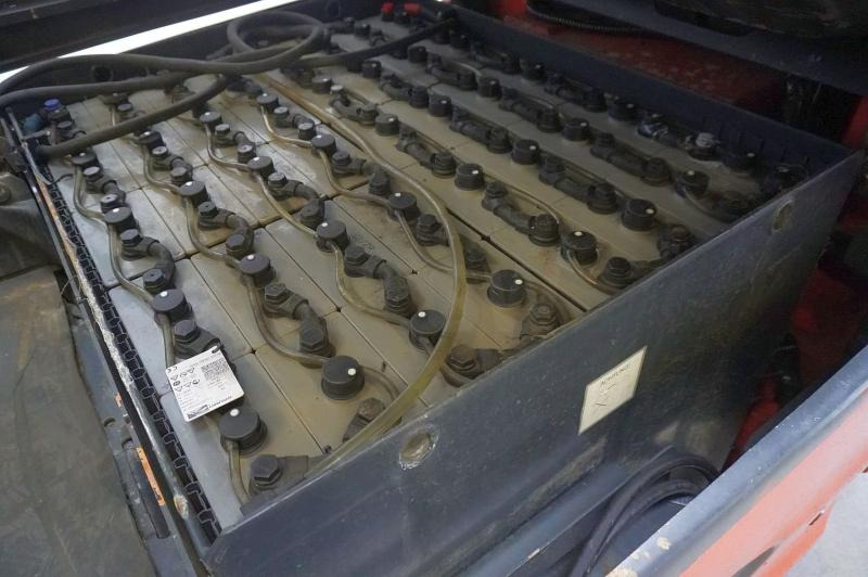 Linde E 45/600 H 388 - Elektromos targonca: 5 kép. Linde E 45/600 H 388 - Elektromos targonca: 5 kép.