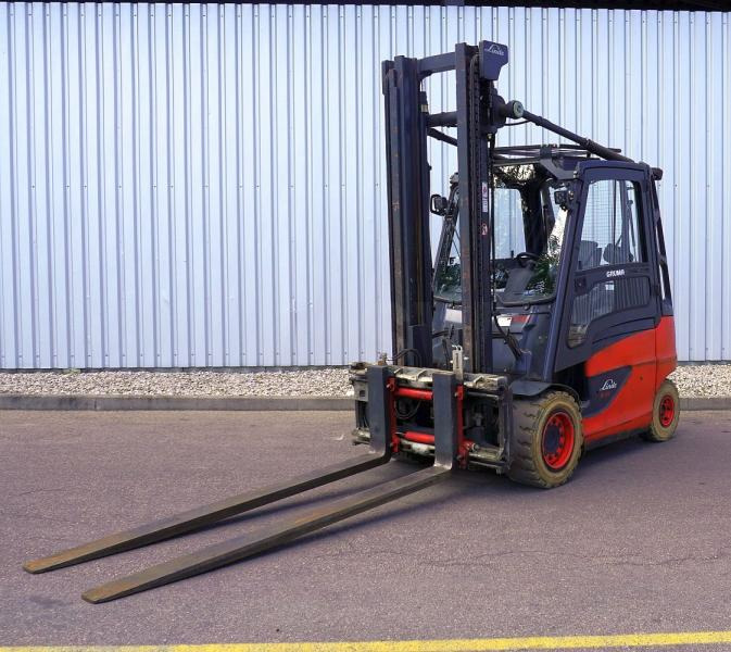 Linde E 45/600 H 388 - Elektromos targonca: 1 kép. Linde E 45/600 H 388 - Elektromos targonca: 1 kép.