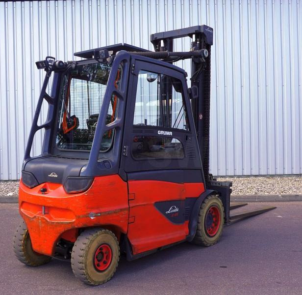 Linde E 45/600 H 388 - Elektromos targonca: 2 kép. Linde E 45/600 H 388 - Elektromos targonca: 2 kép.