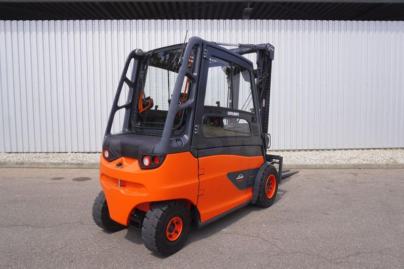 Linde E 50/600 HL 388 - Elektromos targonca: 2 kép. Linde E 50/600 HL 388 - Elektromos targonca: 2 kép.