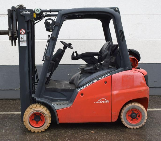 Linde H 20 T 391-00 - Gázüzemű targonca: 4 kép. Linde H 20 T 391-00 - Gázüzemű targonca: 4 kép.