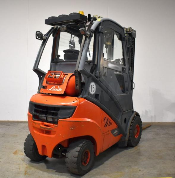 Linde H 25 T/600 EVO 393-02 - Gázüzemű targonca: 2 kép. Linde H 25 T/600 EVO 393-02 - Gázüzemű targonca: 2 kép.
