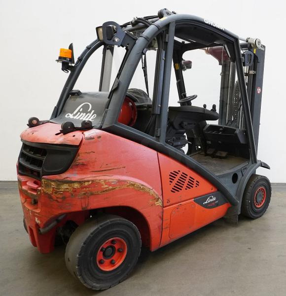 Linde H 25 T EVO 392-02 - Gázüzemű targonca: 2 kép. Linde H 25 T EVO 392-02 - Gázüzemű targonca: 2 kép.
