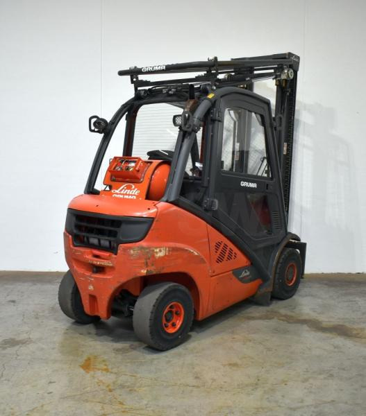 Linde H 25 T EVO 392-02 - Gázüzemű targonca: 2 kép. Linde H 25 T EVO 392-02 - Gázüzemű targonca: 2 kép.