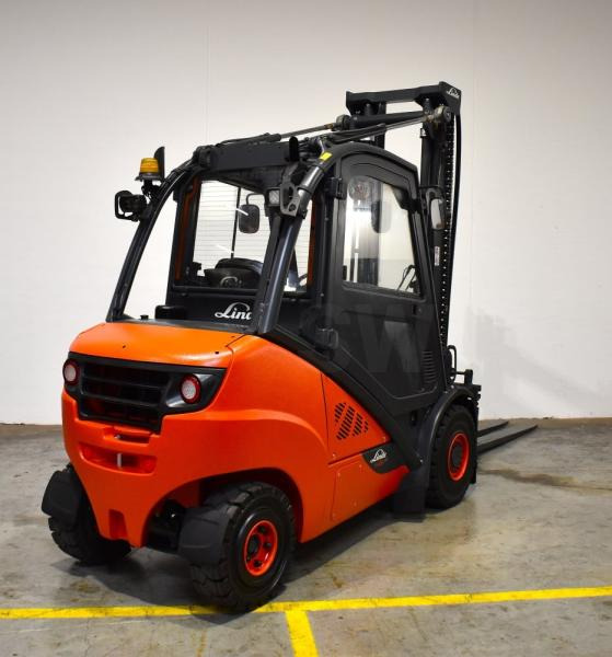Linde H 35 D (3B) EVO 393-02 - Dízel targonca: 2 kép. Linde H 35 D (3B) EVO 393-02 - Dízel targonca: 2 kép.