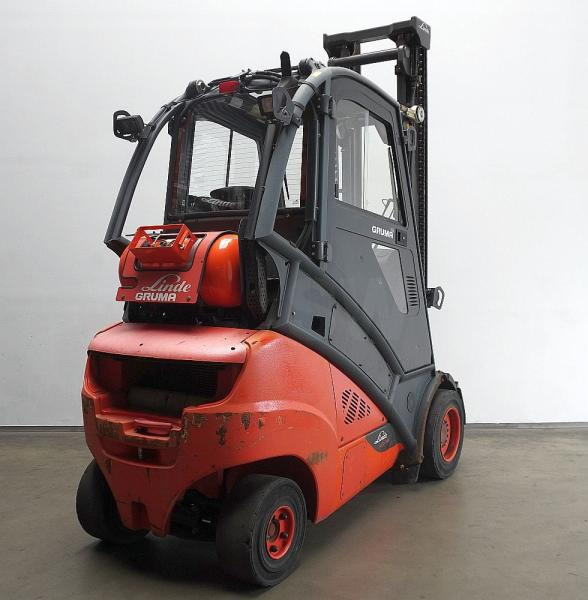 Linde H 35 T EVO 393-02 - Gázüzemű targonca: 2 kép. Linde H 35 T EVO 393-02 - Gázüzemű targonca: 2 kép.