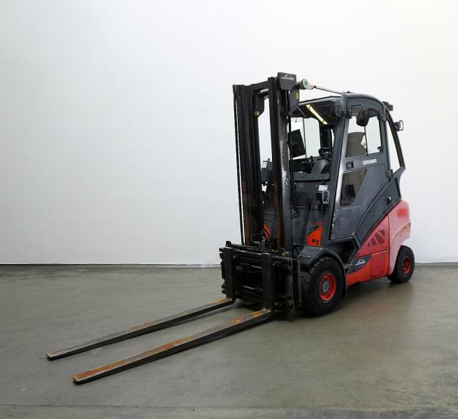 Linde H 35 T EVO 393-02 - Gázüzemű targonca: 1 kép. Linde H 35 T EVO 393-02 - Gázüzemű targonca: 1 kép.