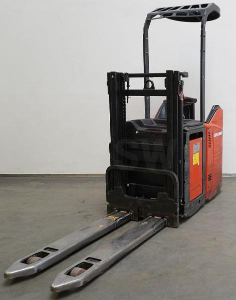 Linde L 12 L SP 133 - Emelőtargoncá: 2 kép. Linde L 12 L SP 133 - Emelőtargoncá: 2 kép.