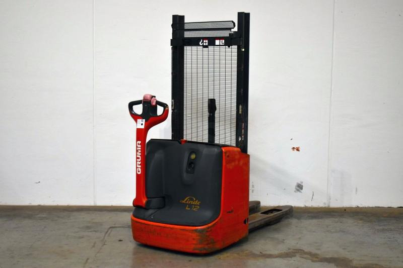 Linde L 12 i 1172 - Emelőtargoncá: 1 kép. Linde L 12 i 1172 - Emelőtargoncá: 1 kép.