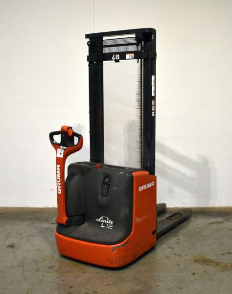 Linde L 12 i 1172 - Emelőtargoncá: 1 kép. Linde L 12 i 1172 - Emelőtargoncá: 1 kép.