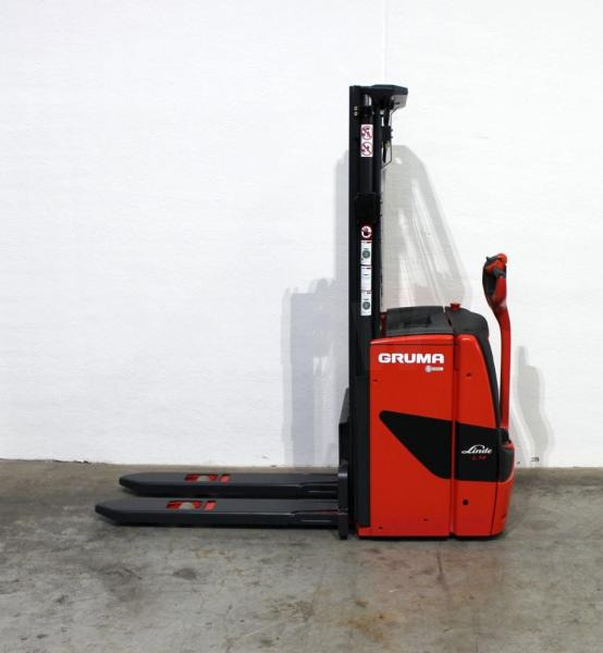 Linde L 14 1173 - Emelőtargoncá: 3 kép. Linde L 14 1173 - Emelőtargoncá: 3 kép.