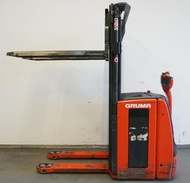 Linde L 14 1173 - Emelőtargoncá: 4 kép. Linde L 14 1173 - Emelőtargoncá: 4 kép.