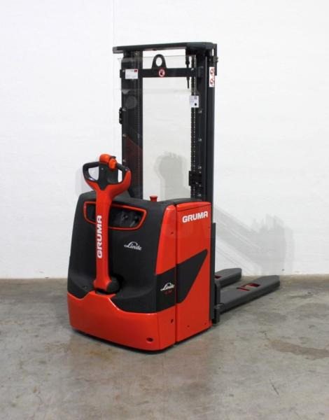 Linde L 14 1173 - Emelőtargoncá: 1 kép. Linde L 14 1173 - Emelőtargoncá: 1 kép.