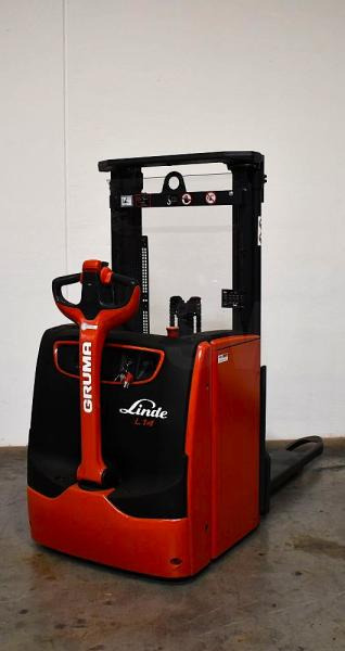 Linde L 14 1173 - Emelőtargoncá: 1 kép. Linde L 14 1173 - Emelőtargoncá: 1 kép.