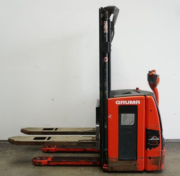 Linde L 14 1173 - Emelőtargoncá: 3 kép. Linde L 14 1173 - Emelőtargoncá: 3 kép.