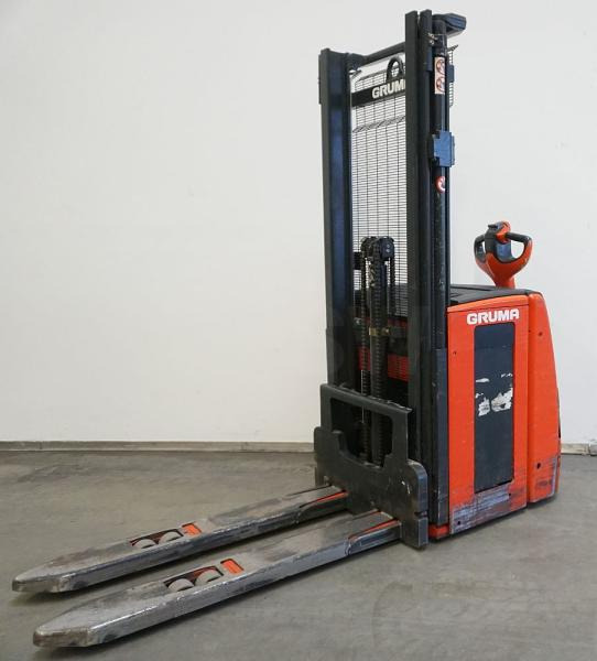 Linde L 14 1173 - Emelőtargoncá: 2 kép. Linde L 14 1173 - Emelőtargoncá: 2 kép.