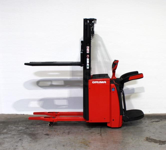 Linde L 14 AP i 1173 - Emelőtargoncá: 5 kép. Linde L 14 AP i 1173 - Emelőtargoncá: 5 kép.