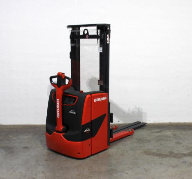 Linde L 16 1173 - Emelőtargoncá: 1 kép. Linde L 16 1173 - Emelőtargoncá: 1 kép.