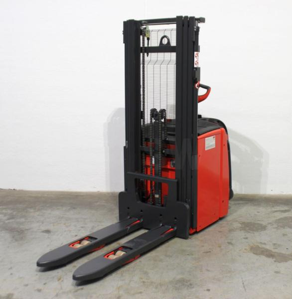 Linde L 16 AP i 1173-01 - Emelőtargoncá: 3 kép. Linde L 16 AP i 1173-01 - Emelőtargoncá: 3 kép.