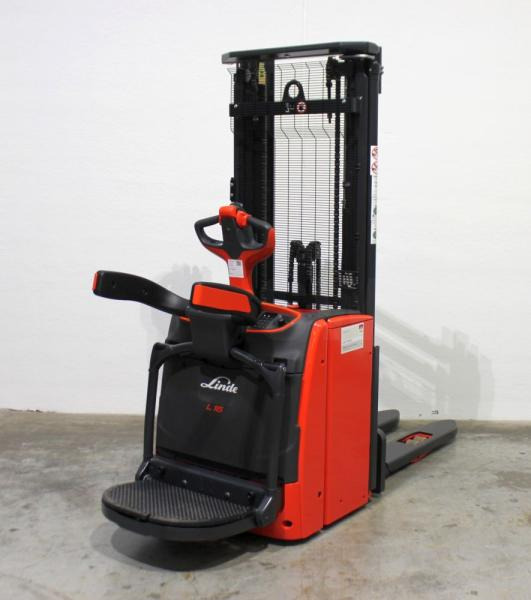 Linde L 16 AP i 1173-01 - Emelőtargoncá: 2 kép. Linde L 16 AP i 1173-01 - Emelőtargoncá: 2 kép.