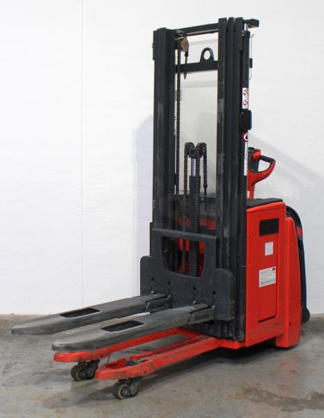 Linde L 16 AP i 1173 - Emelőtargoncá: 3 kép. Linde L 16 AP i 1173 - Emelőtargoncá: 3 kép.