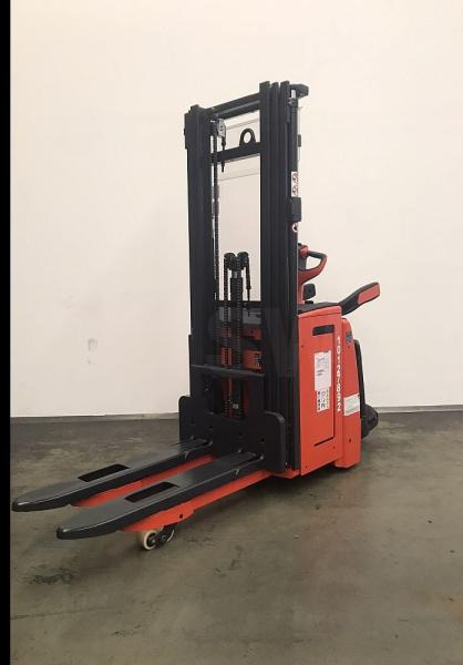 Linde L 16 AP i 1173 - Emelőtargoncá: 1 kép. Linde L 16 AP i 1173 - Emelőtargoncá: 1 kép.