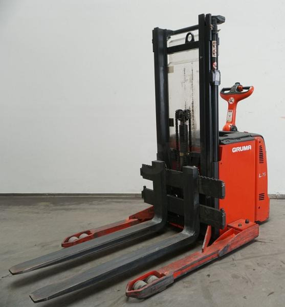Linde L 16 AS 131 - Emelőtargoncá: 2 kép. Linde L 16 AS 131 - Emelőtargoncá: 2 kép.
