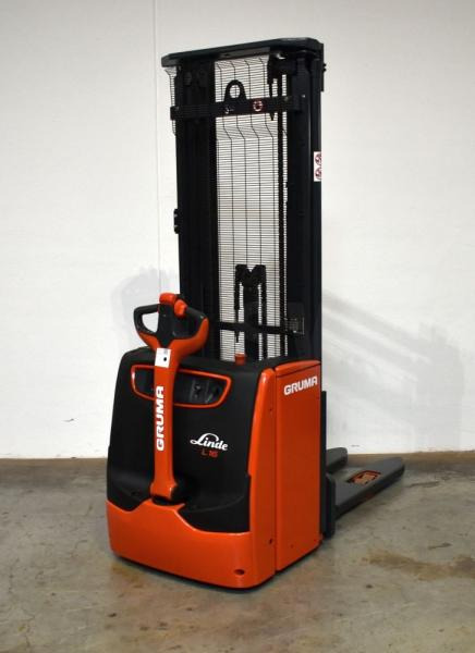 Linde L 16 i 1173 - Emelőtargoncá: 1 kép. Linde L 16 i 1173 - Emelőtargoncá: 1 kép.