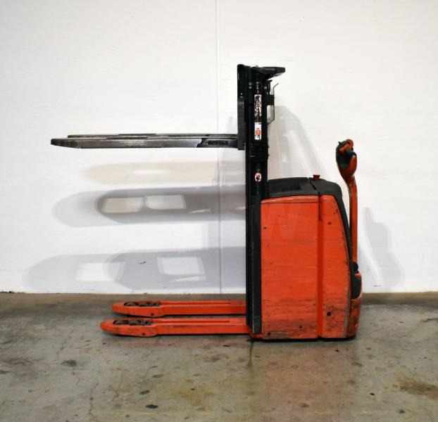 Linde L 16 i 1173 - Emelőtargoncá: 3 kép. Linde L 16 i 1173 - Emelőtargoncá: 3 kép.