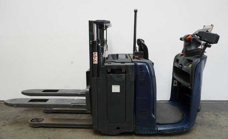 Linde N 20 L 132 - Komissiózó targoncá: 5 kép. Linde N 20 L 132 - Komissiózó targoncá: 5 kép.