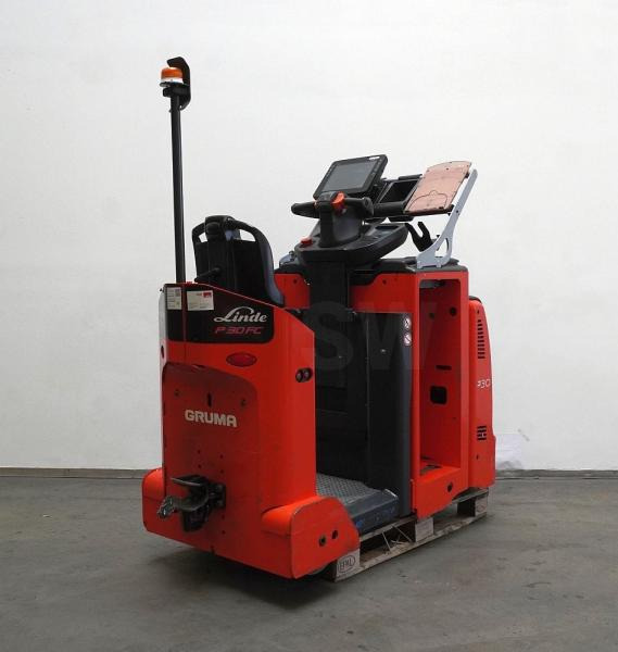 Linde P 30 C 1190 - Elektromos vontató: 1 kép. Linde P 30 C 1190 - Elektromos vontató: 1 kép.